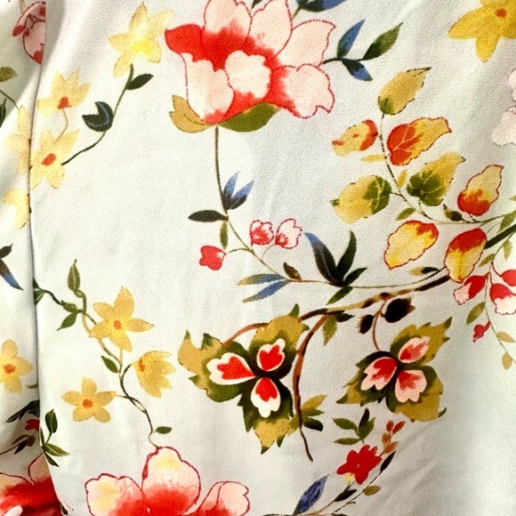 Rachel Zoe Floral Short Sleeve Tie Button Down - Picture 6 of 10